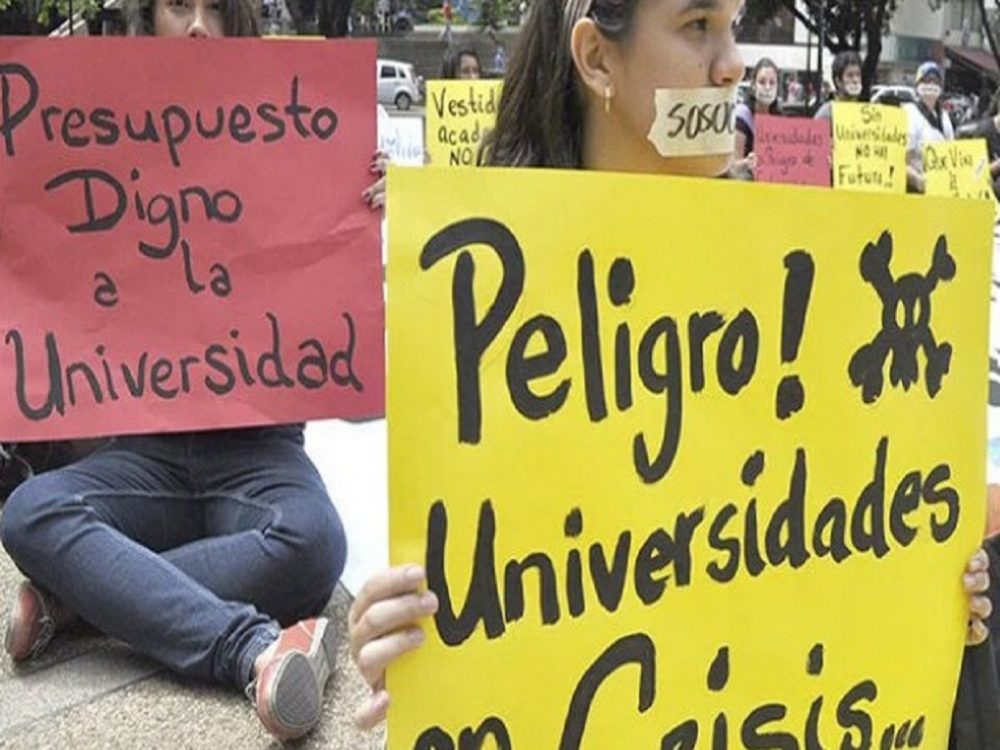 Educadores venezolanos, los peores pagados en América Latina