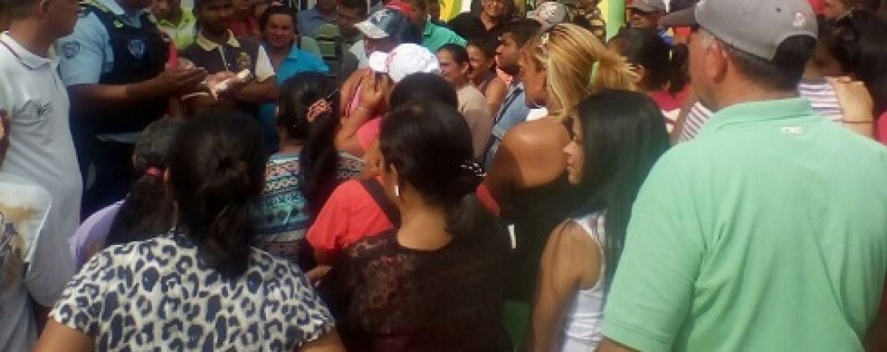 Protesta en El Palmar por asesinato de joven acusado de robo