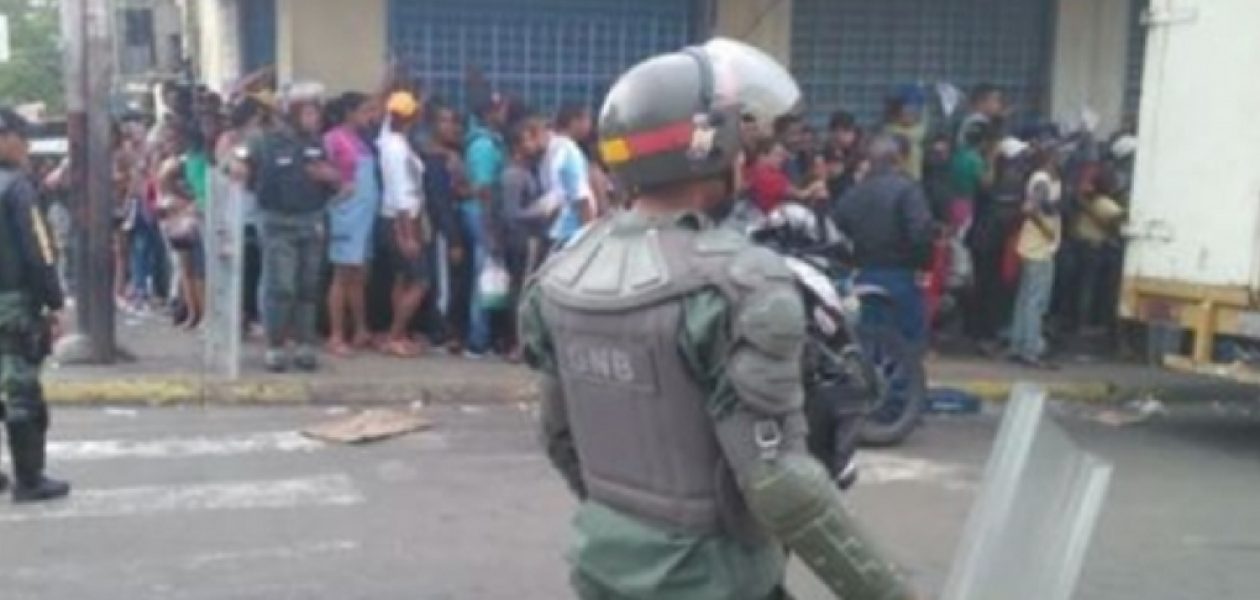 GNB reprime con gases lacrimogenos protesta por comida en San Félix