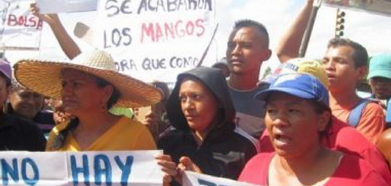 Continúan protestas por comida y agua pese a represión de la GNB