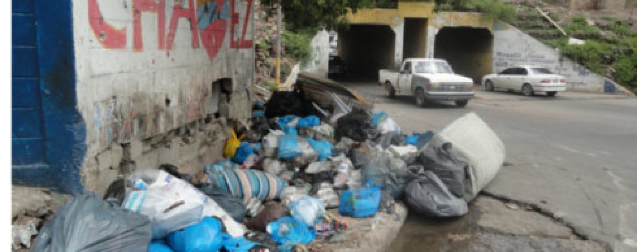 Calles de Puerto La Cruz están llenas de basura