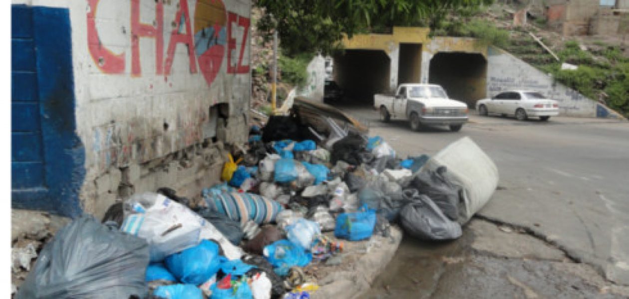 Calles de Puerto La Cruz están llenas de basura