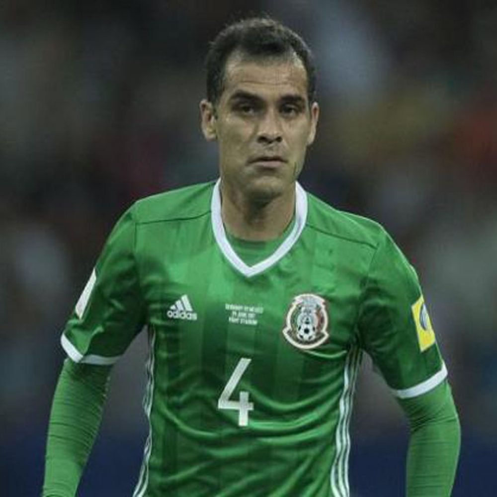 Los hermanos Dos Santos y Rafael Márquez apuntalan la lista de México para el Mundial