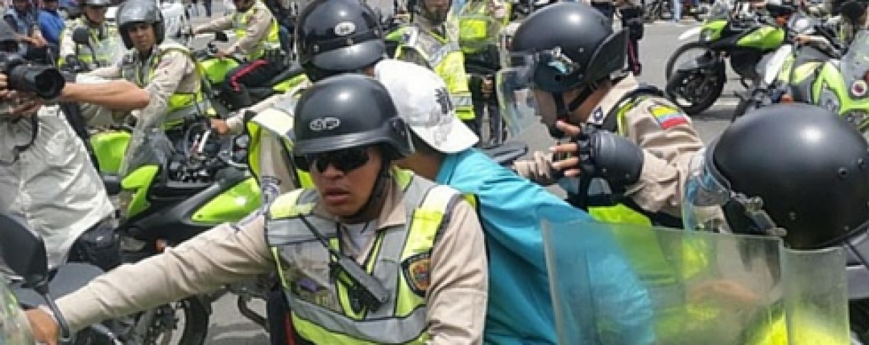 Reportan detenidos en marcha de la oposición en Caracas