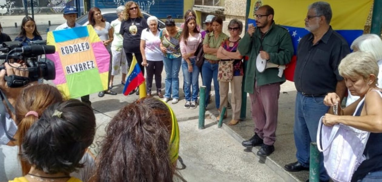 Rinden homenaje a Rodolfo Álvarez, víctima de la represión del pasado 1M