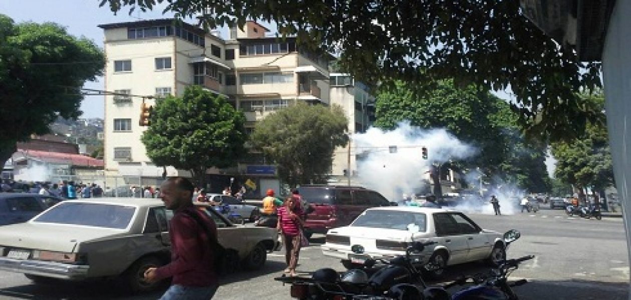 Represión en Santa Mónica deja un herido