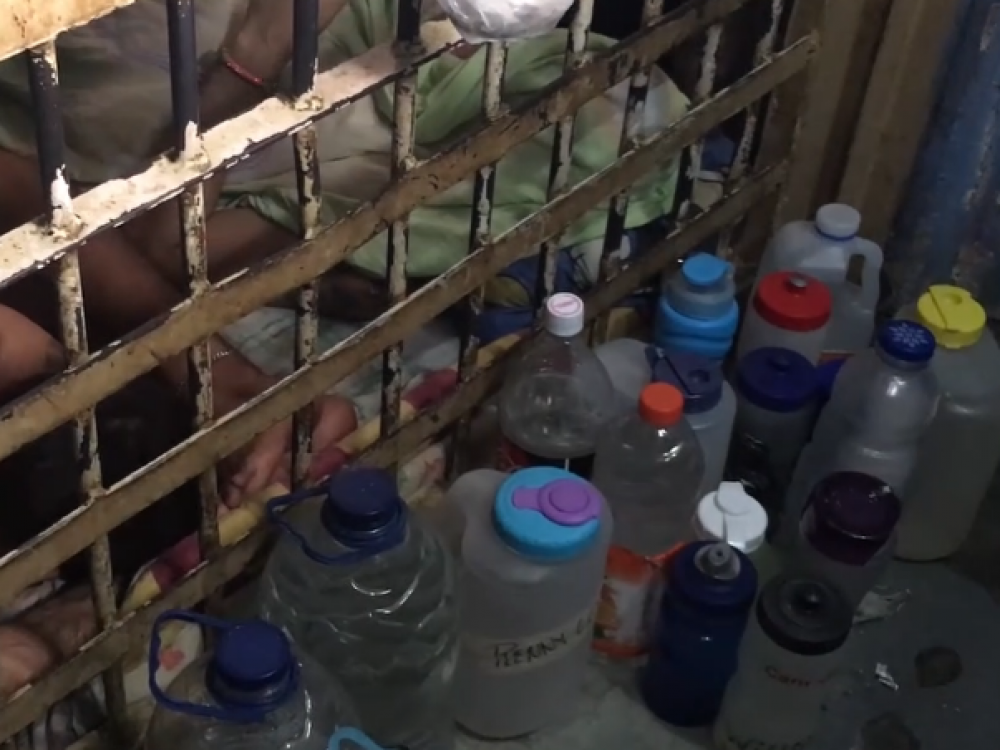 El hambre de los presos venezolanos en las comisarías policiales (Video)