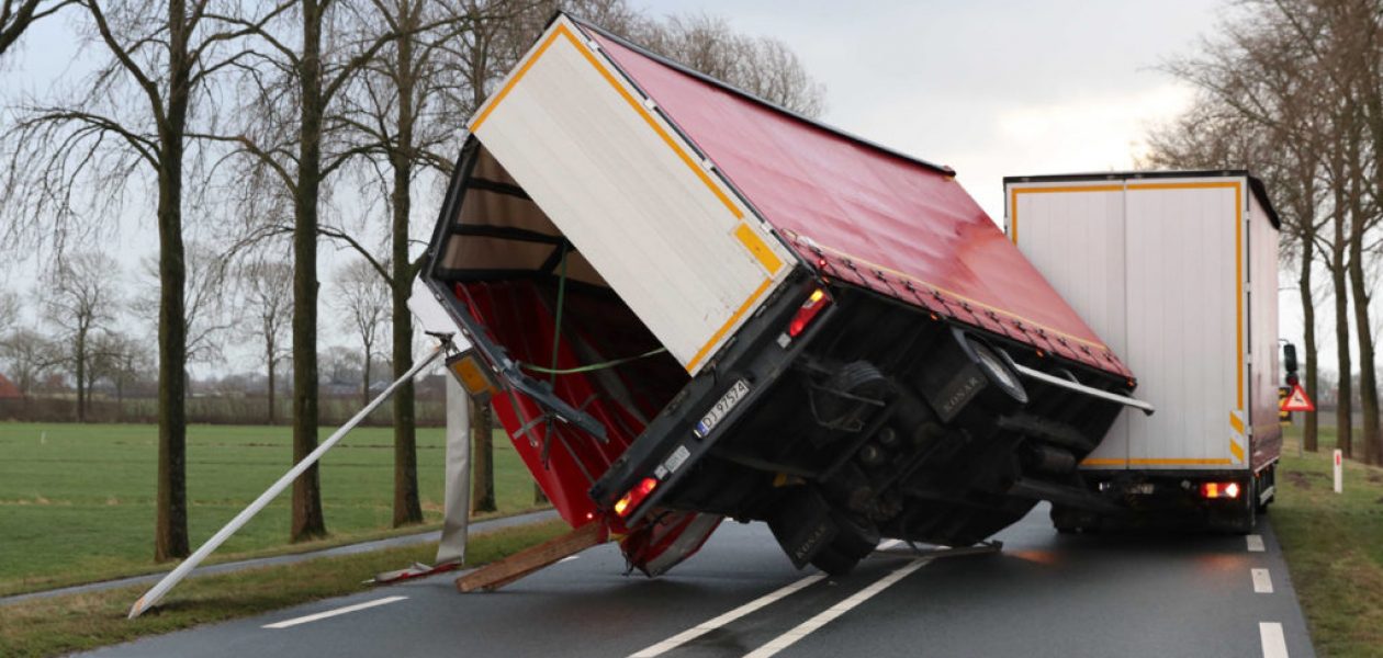 Fuerte temporal en Holanda suma dos muertos y genera caos de transporte (+Fotos)