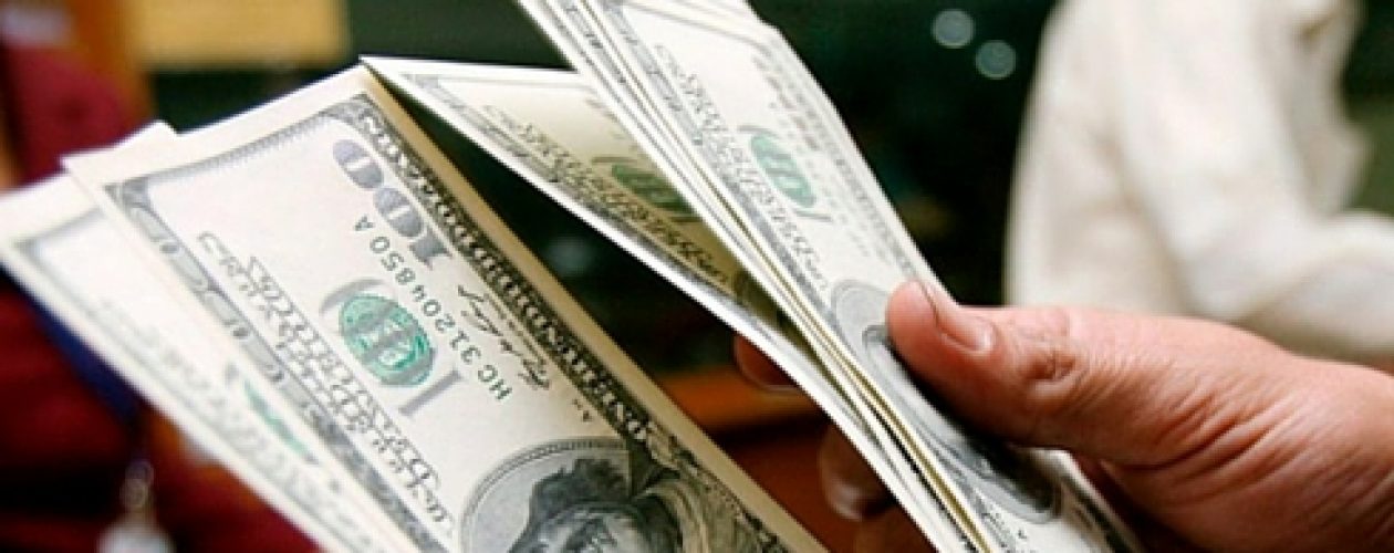 Ministro Faría anuncia subida del dólar oficial