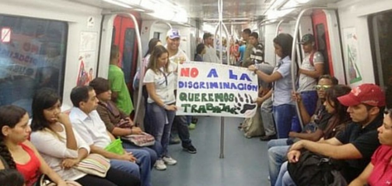 Trabajadores de Polar protestan dentro del Metro (fotos)