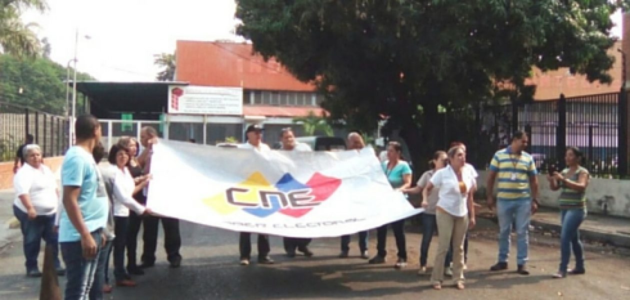 Trabajadores del CNE en paro para exigir aumento de sueldo