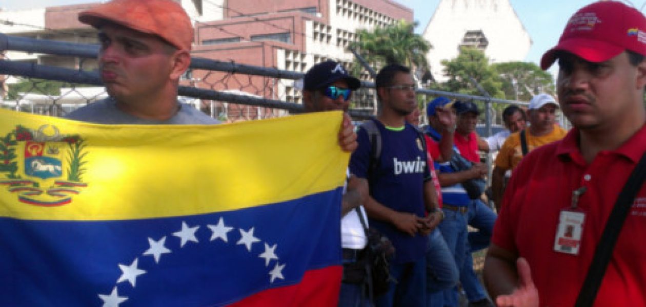 Trabajadores de Abastos Bicentenario exigen liberación de compañeros