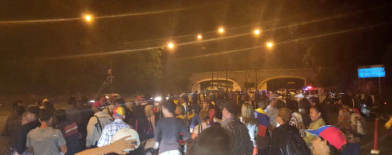 Accesos a Caracas bloqueados para impedir paso a la manifestación