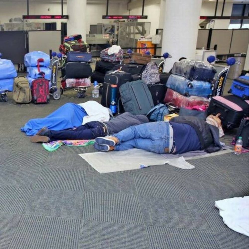 Venezolanos varados en el Aeropuerto Internacional de Miami