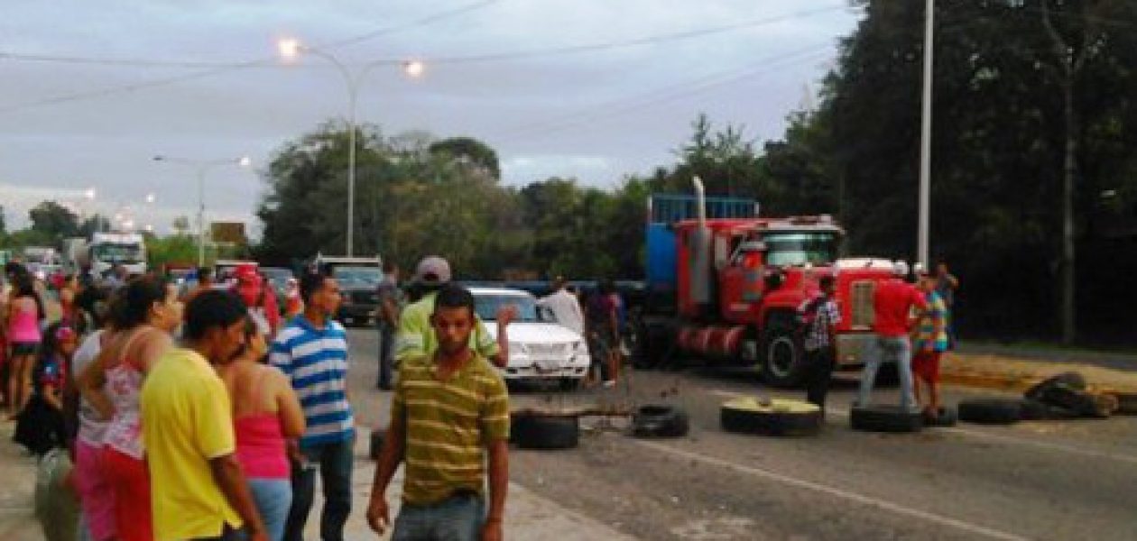 En San Félix no tienen agua ni para tomar ni para bañarse