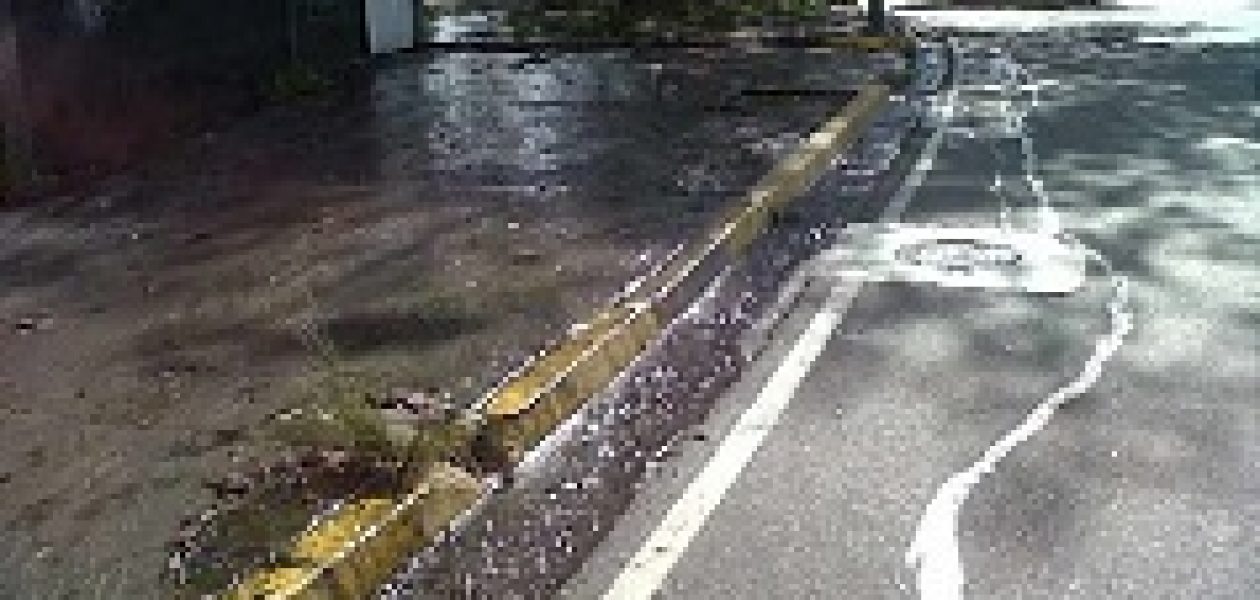 Botes de aguas negras en Caracas afectan la salud pública
