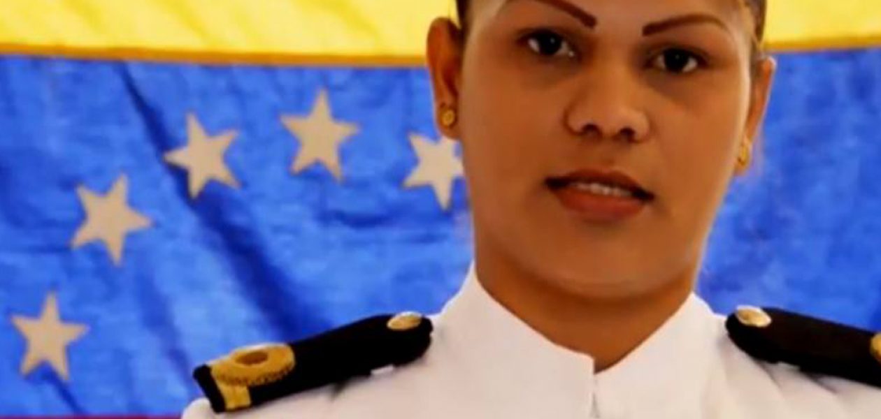 Alférez de navío se rebela ante el régimen de Maduro
