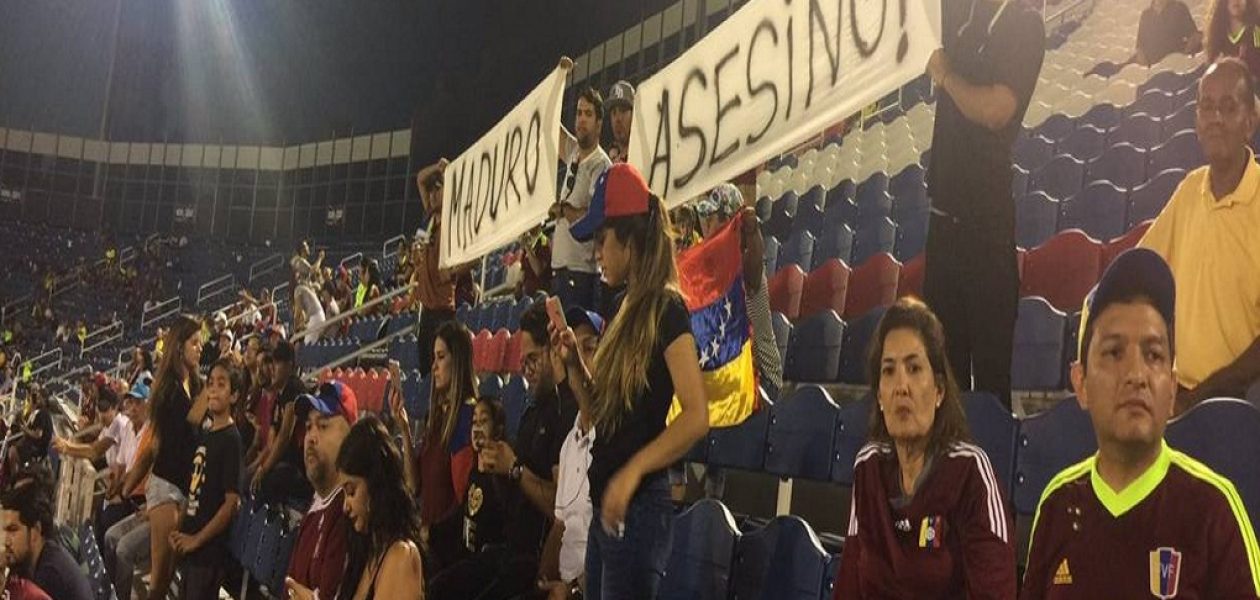 Venezolanos protestaron en el juego amistoso entre la Vinotinto y Ecuador