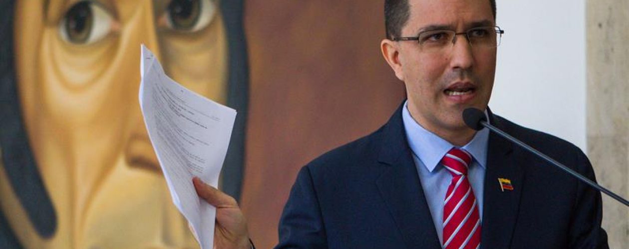 Arreaza entregó nota de protesta a embajadores de la UE tras sanciones a sus siete chavistas