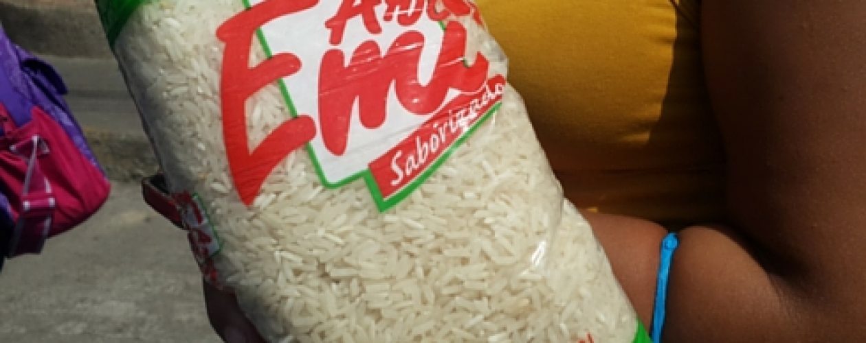 Falta de arroz genera grandes colas en Puerto la Cruz