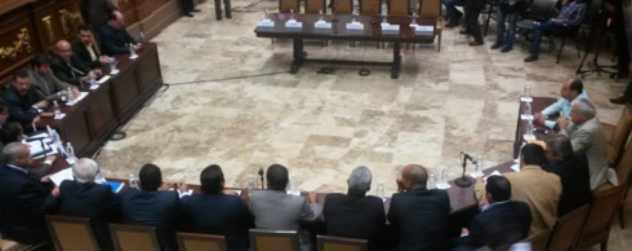 Ministros no asistieron a la Asamblea Nacional por presencia de los medios