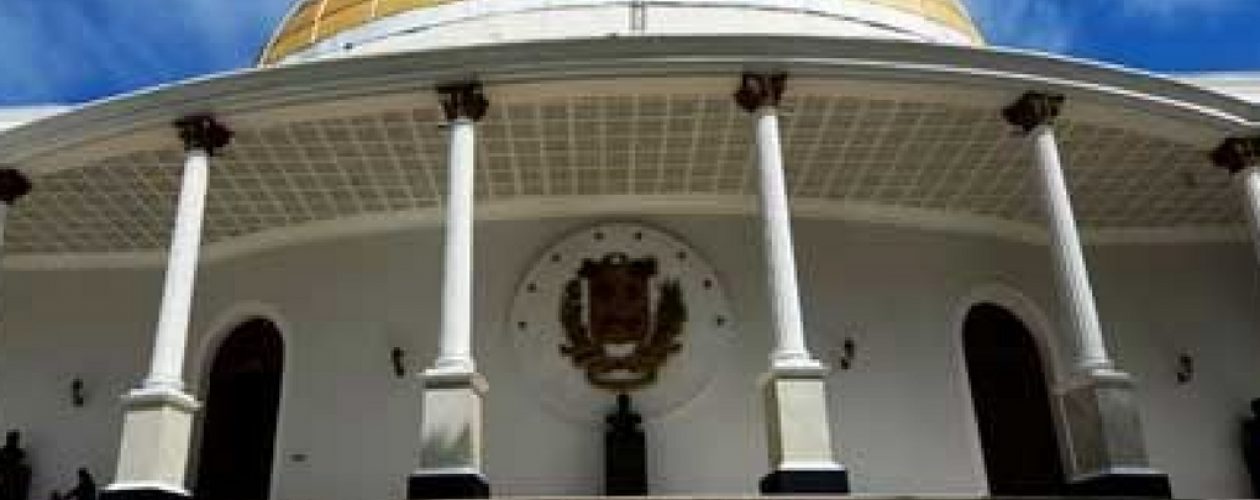 Parlamento venezolano sesionará el 17 de abril para debatir sobre el antejuicio de mérito