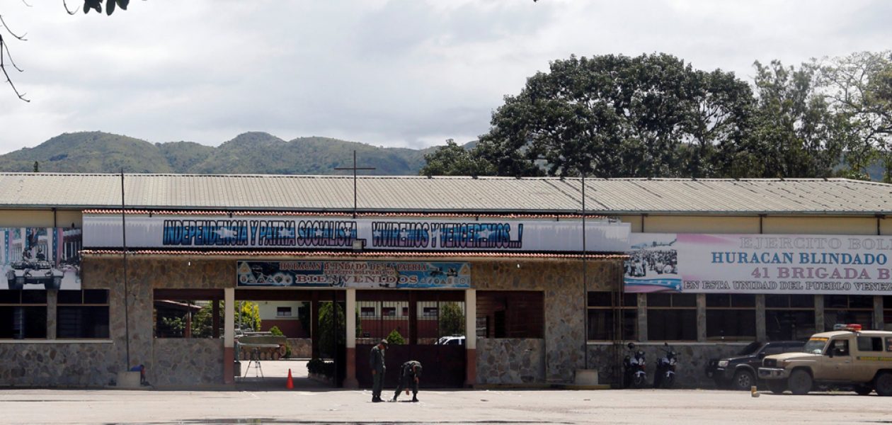 Militares alzados lograron sustraer armas del Fuerte Paramacay