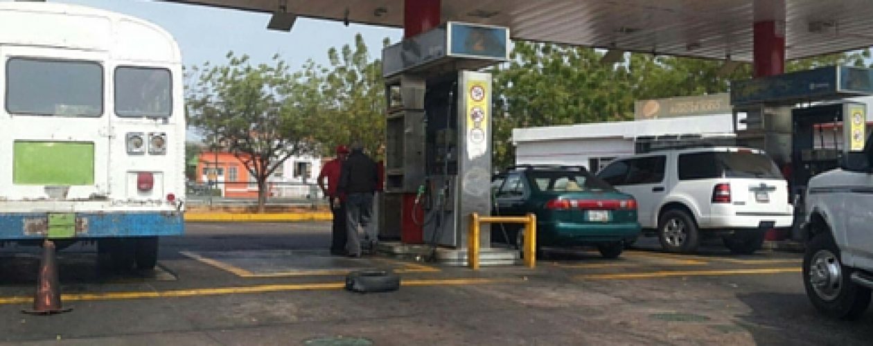 Tras aumento de la gasolina ya escasea la de 91 octanos