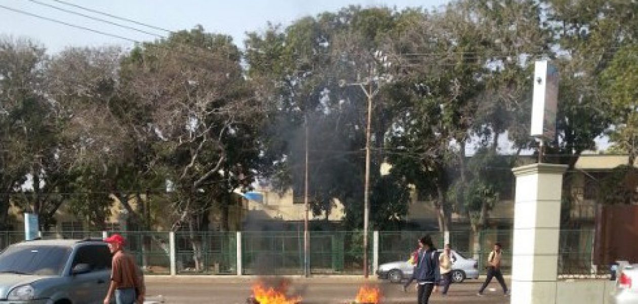 Tras aumento del pasaje los estudiantes calientan las calles