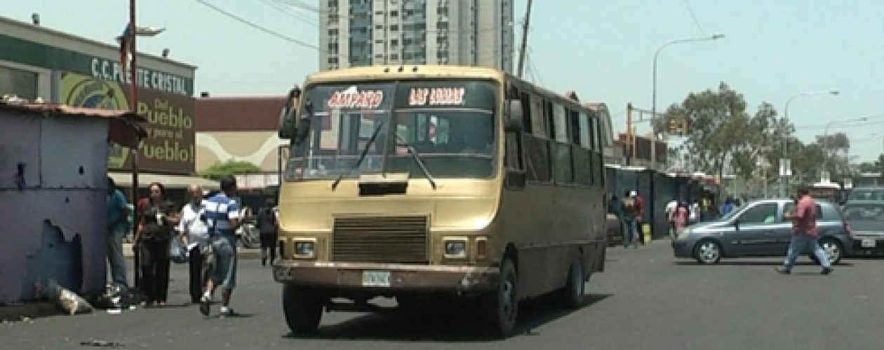 Si no hay aumento del pasaje transportistas amenazan con paro