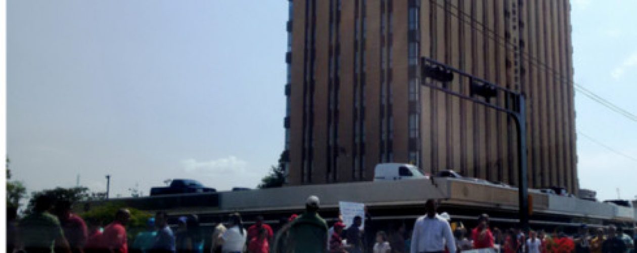 Protesta con urnas en Maracaibo ante robo de cadáveres