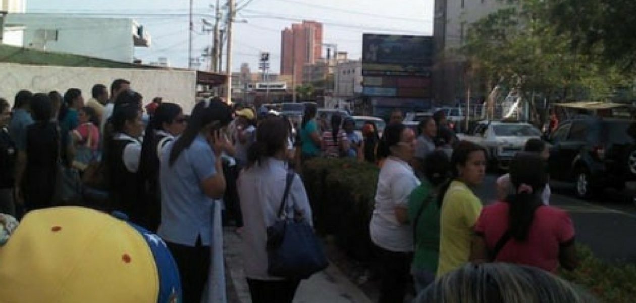 Maestros se alzaron en Aragua para exigir aumento salarial del 50%