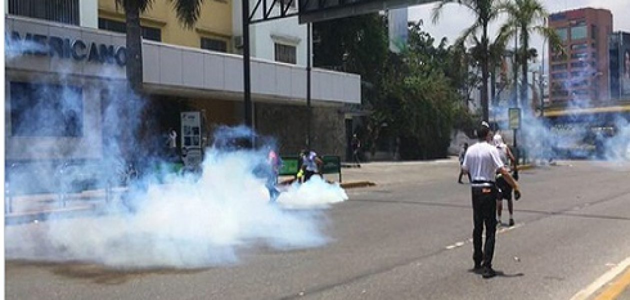 Reprimieron protesta en la autopista Francisco Fajardo