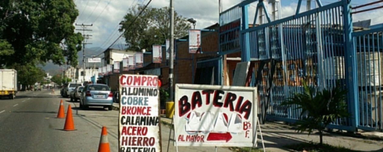En Aragua no se consiguen ni baterías reconstruidas