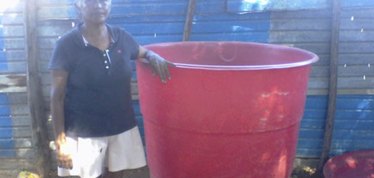 ¡Ni con bomba de agua casera! Llevan dos años sin bañarse