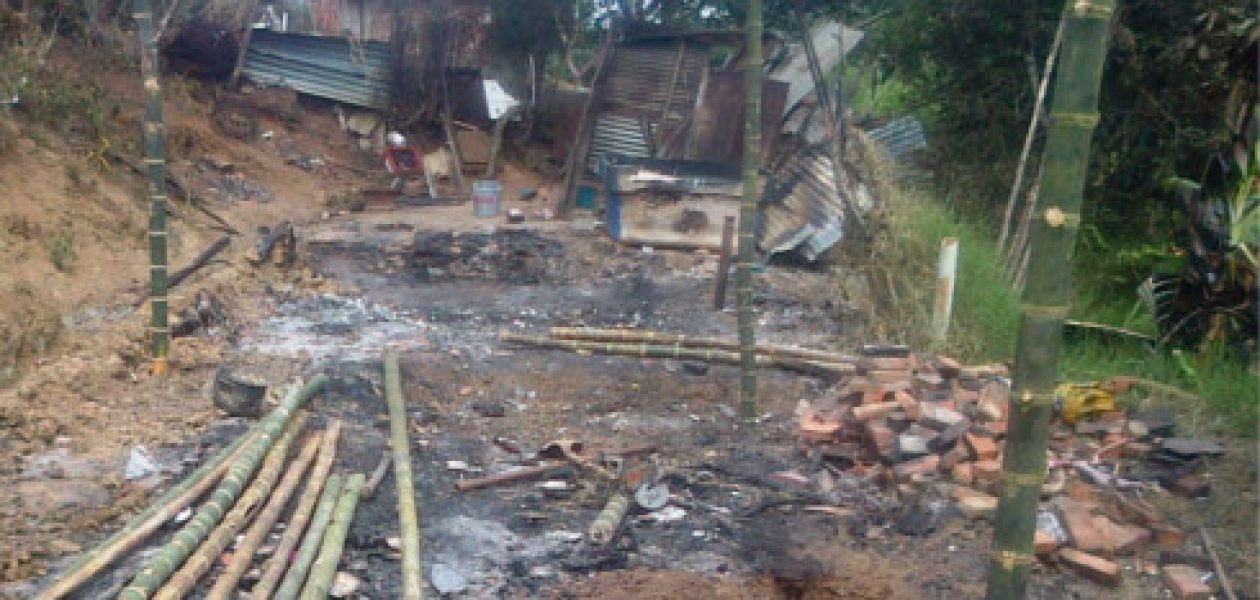 Falta de puente impidió a bomberos apagar un incendio