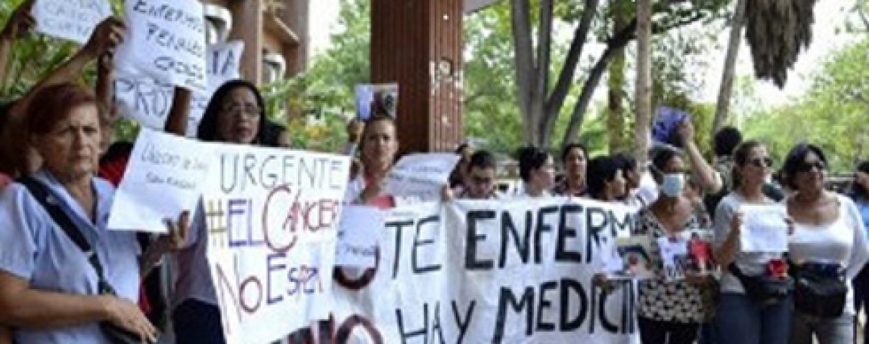 Pacientes con cáncer protestan en el Razetti