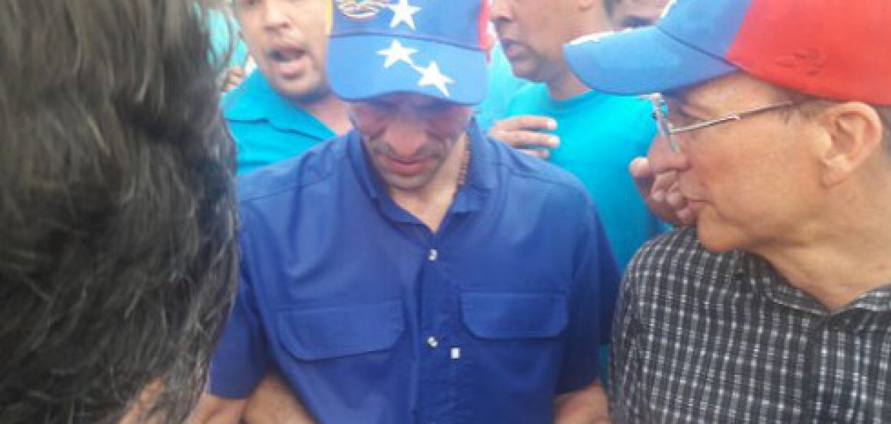 Henrique Capriles fue agredido durante marcha al CNE