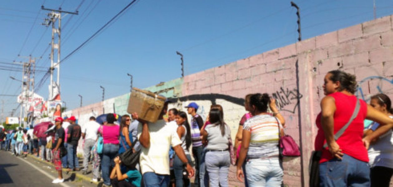 El carnaval se mudó a las colas y las playas se quedaron vacías