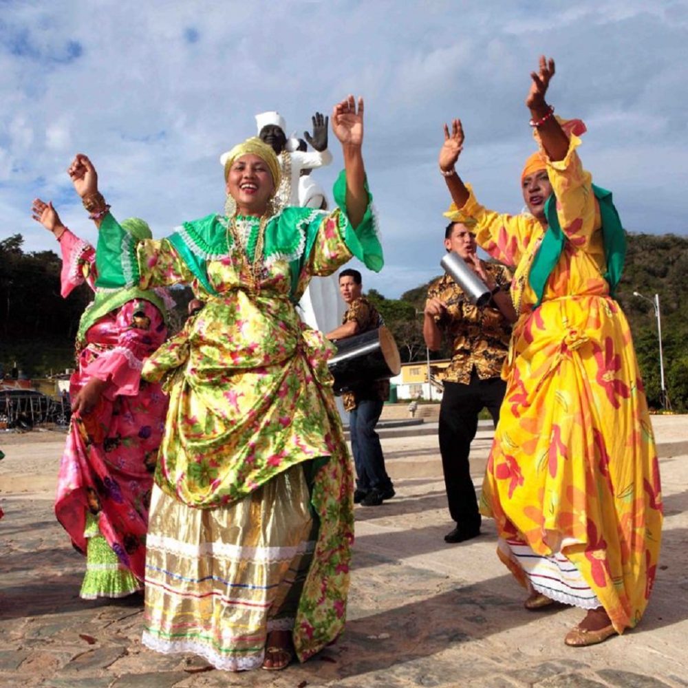 Carnavales del Callao: Calipso, madamas, reinas y comparsas