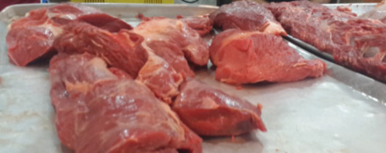 Un kilo de carne equivale a cuatro días de salario mínimo