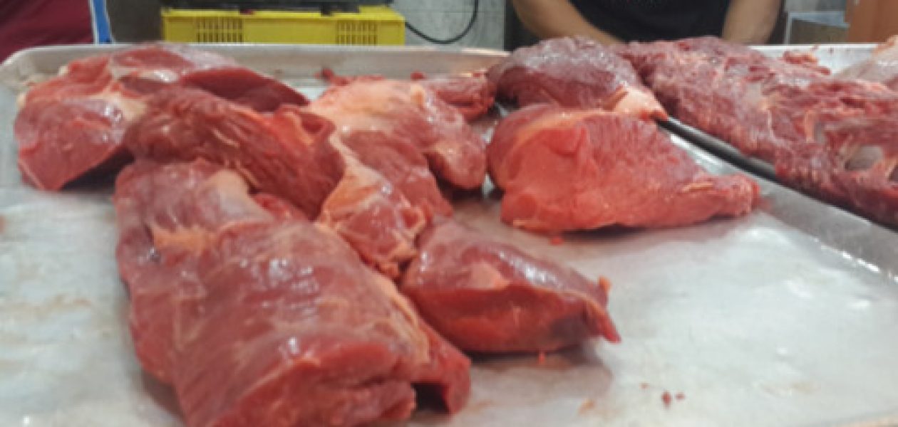 Un kilo de carne equivale a cuatro días de salario mínimo