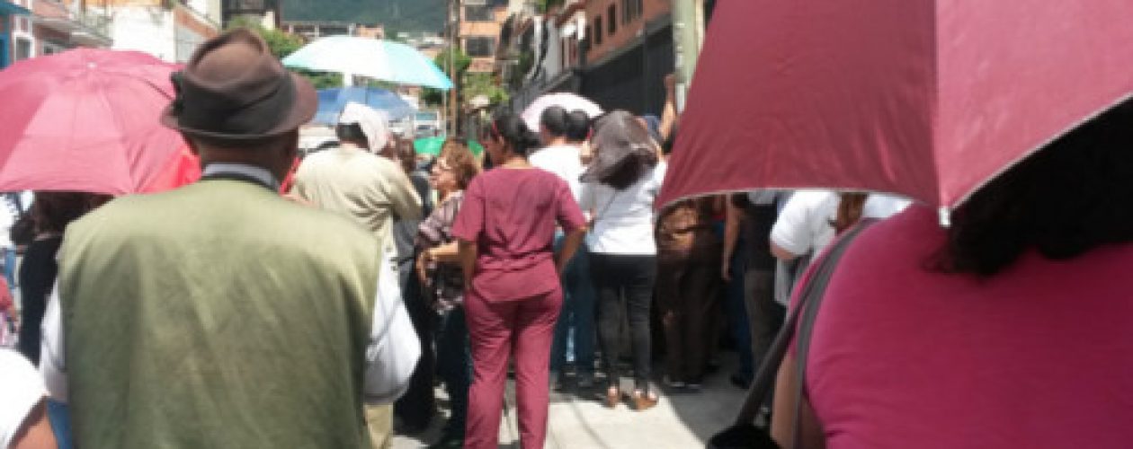 Ajuste de precios del cartón de huevos genera más colas
