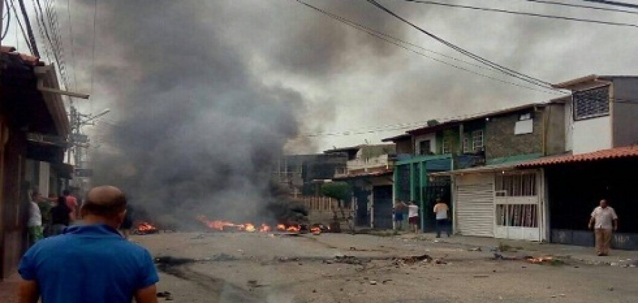 Casa de Chávez en Barinas fue quemada por manifestantes
