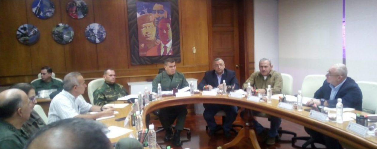 Militares y chavistas se reunieron con directivos de supermercados para «abastecer el país»