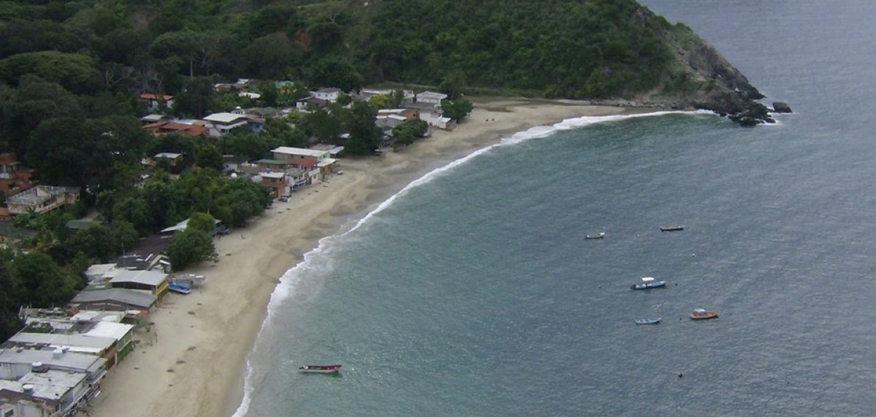 ¡WTF! El lugar donde hacen transacciones bancarias en Chichiriviche de la Costa (Video)