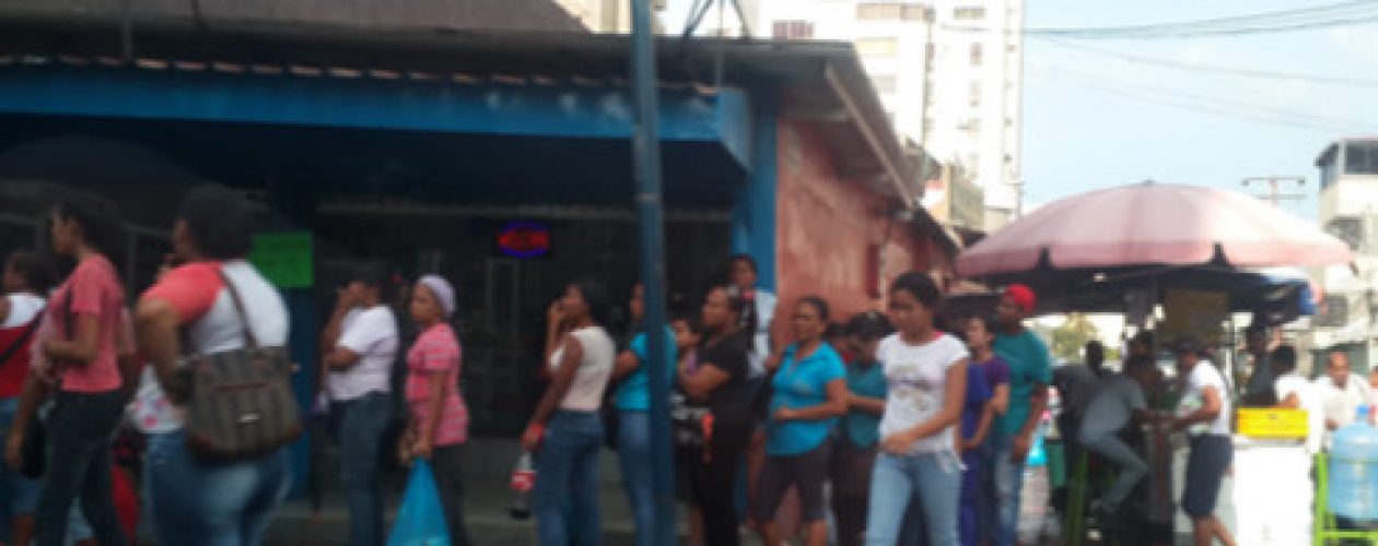 Colas para comprar comida se incrementan en Anzoátegui