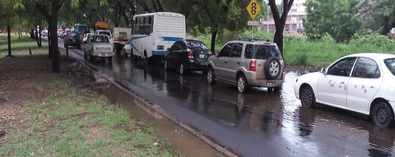 Reaparecen las colas por gasolina en Bolívar