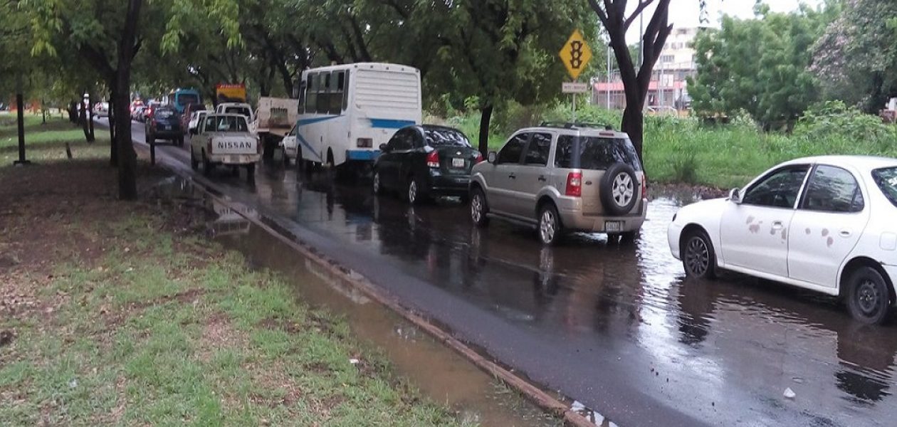 Reaparecen las colas por gasolina en Bolívar