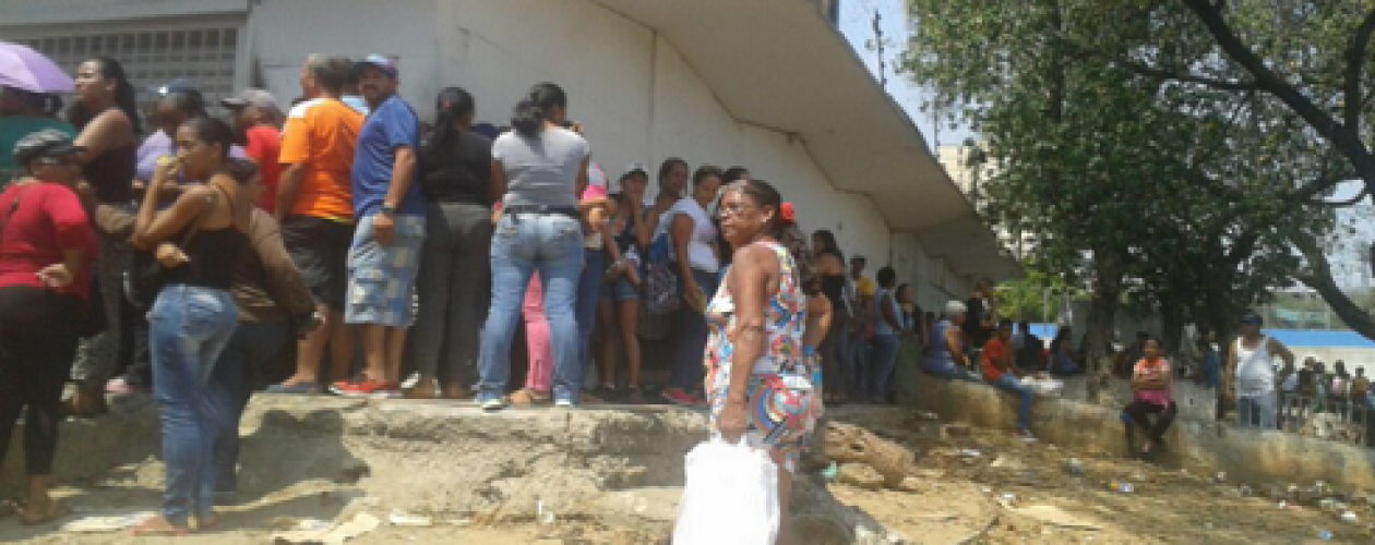 «No queremos bolsas de comida, sino supermercados llenos»